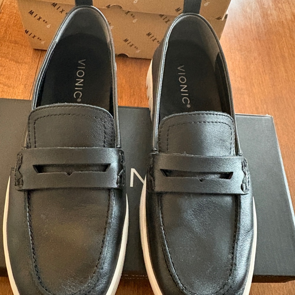 VionicWomen’s Uptown Black Leather Slip-On Loafers